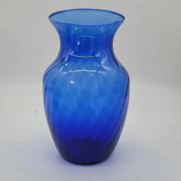 Vintage Cobalt Blue Glass Flower 8" Tall Vase Home Decor R8 - Picture 7 of 8